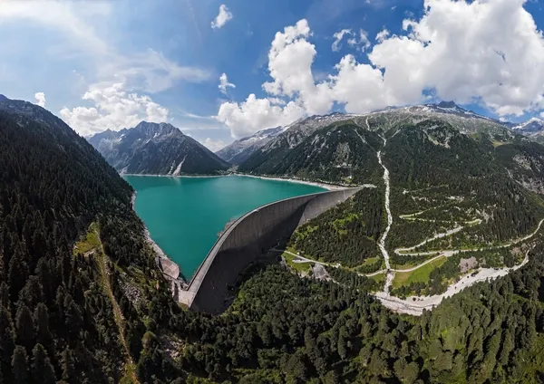 Luftbild des Staudamms Schlegeis im Zillertal