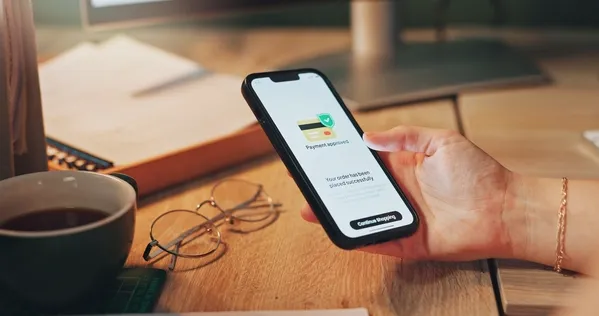 Zahlungsbestätigung auf Handy