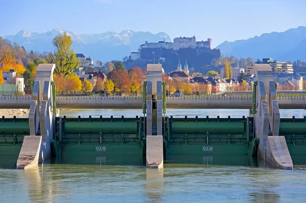 Flusskraftwerk in Salzburg