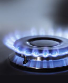 Blaue Flamme eines Gaskochfelds