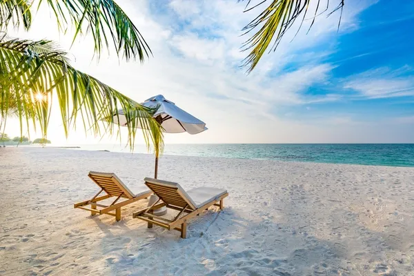 Günstiger Urlaub durch Preisvergleich (Foto: Getty Images / levente bodo) Hier gibt es im Sommer günstigen Strandurlaub