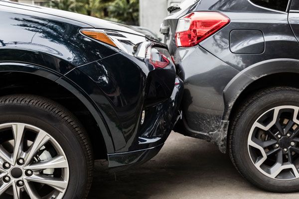 Auffahruznfall zwischen 2 Autos